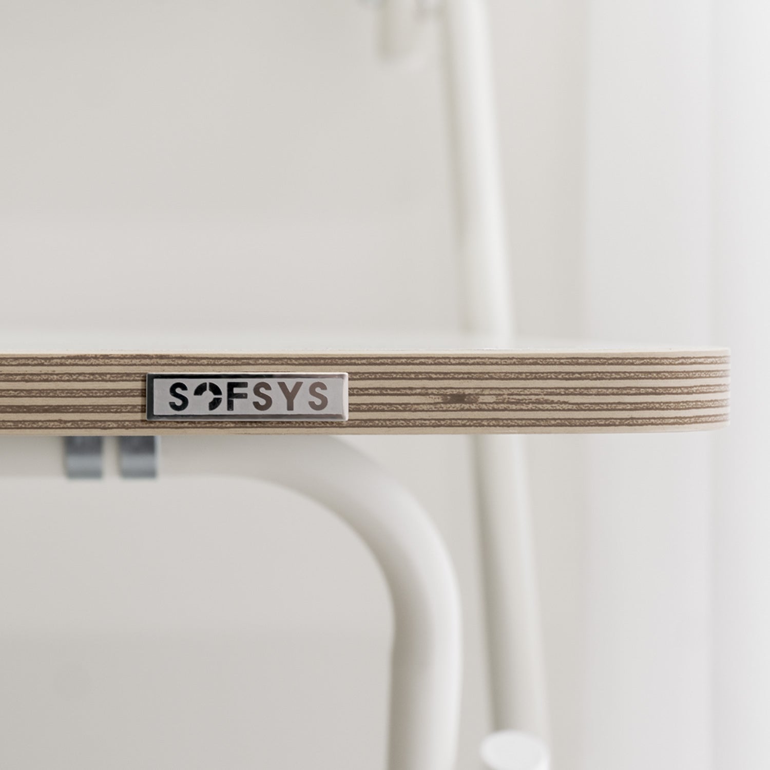 Modern Folding Desk 647, One-Tier