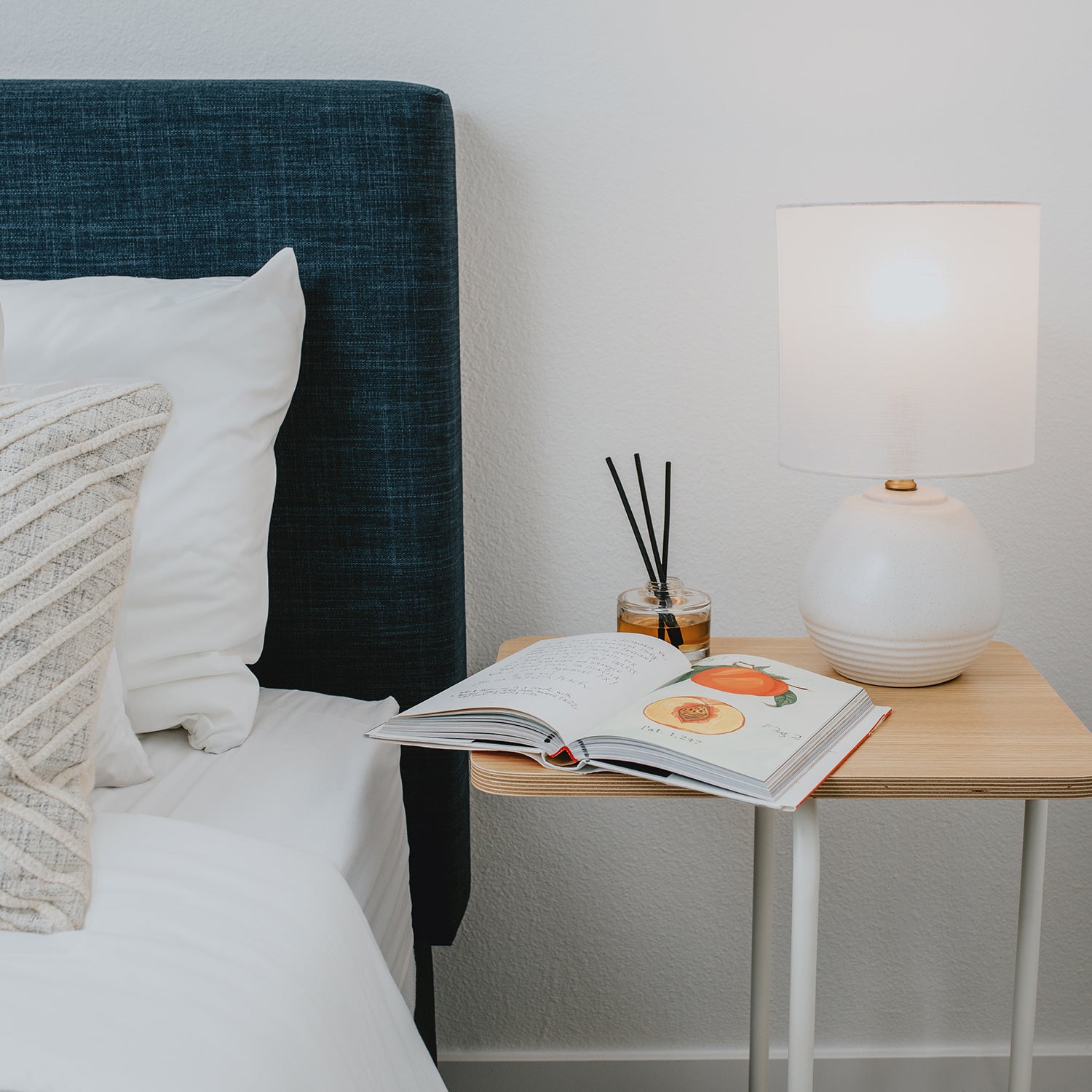 Premium Side Table 437, Small