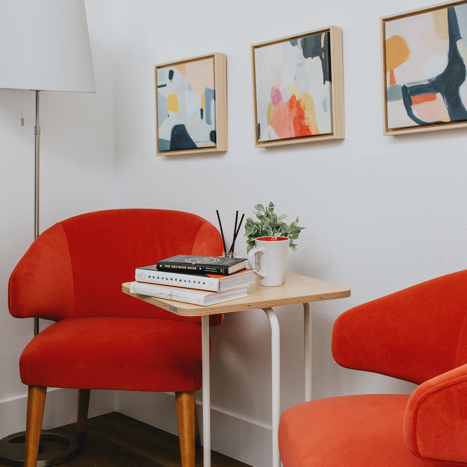 SOFSYS minimalist modern side table or end table that slide under sofa, couch, chair, bed. simple oak top and L-shaped white metal frame